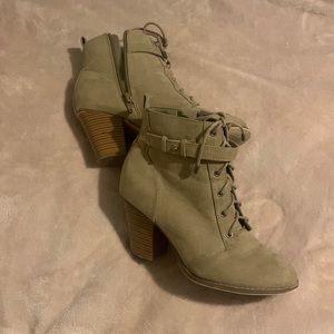 womens heeled boots